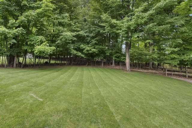 1036 COPRINUS COURT, Green Bay, WI 54313