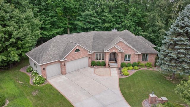 1036 COPRINUS COURT, Green Bay, WI 54313