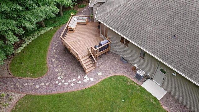 1036 COPRINUS COURT, Green Bay, WI 54313