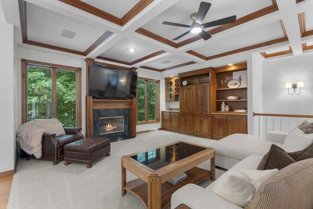 1036 COPRINUS COURT, Green Bay, WI 54313