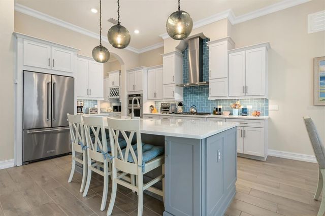 553 MARAVIYA BOULEVARD, Nokomis, FL 34275