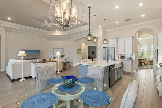 553 MARAVIYA BOULEVARD, Nokomis, FL 34275