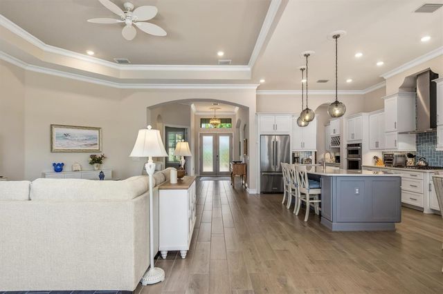 553 MARAVIYA BOULEVARD, Nokomis, FL 34275