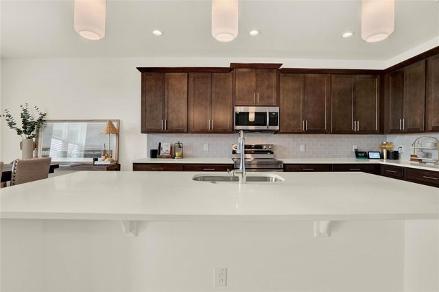 7193 DILLY LAKE AVENUE, Groveland, FL 34736