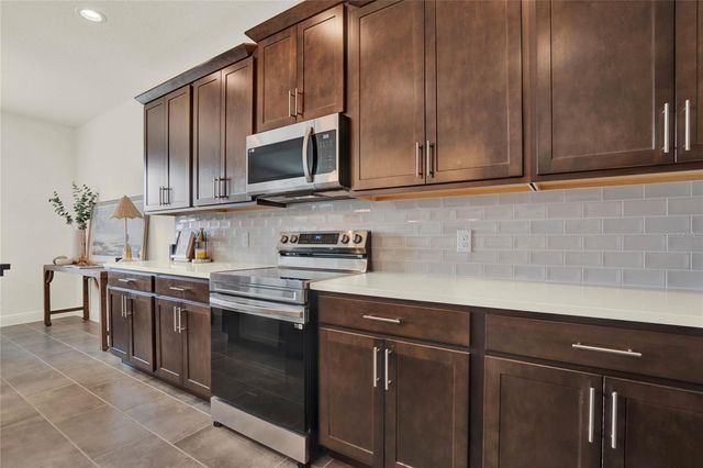 7193 DILLY LAKE AVENUE, Groveland, FL 34736