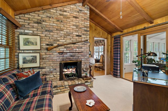 1330 Urbandale Lane N, Plymouth, MN 55447