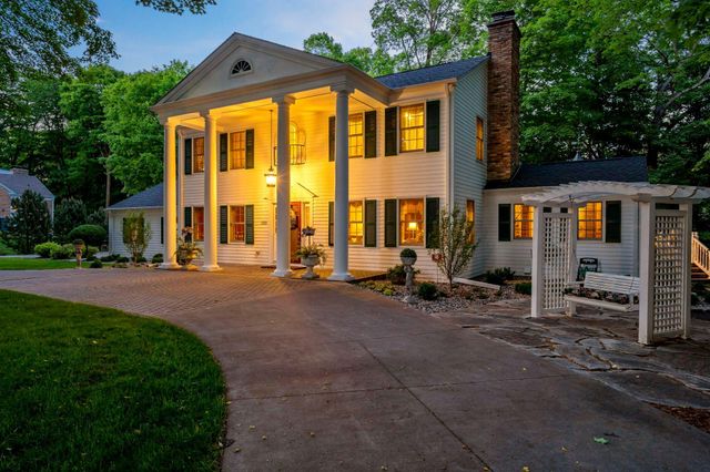 1330 Urbandale Lane N, Plymouth, MN 55447