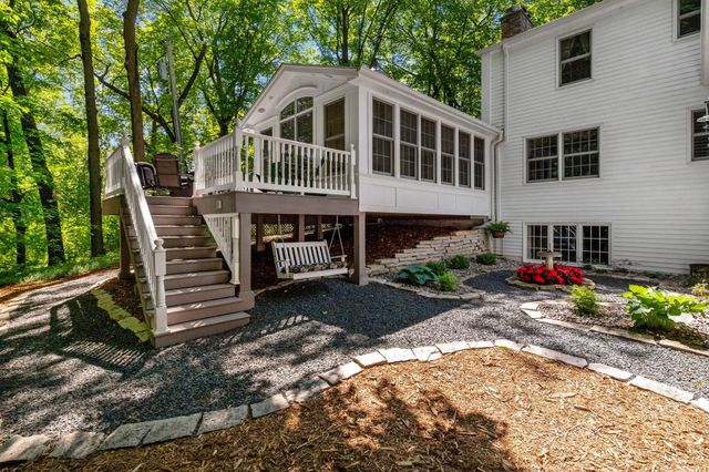 1330 Urbandale Lane N, Plymouth, MN 55447
