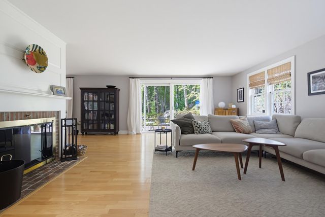 2 Coach Road, Exeter, NH 03833