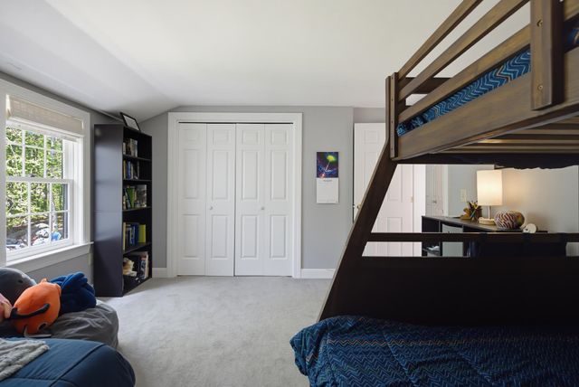2 Coach Road, Exeter, NH 03833