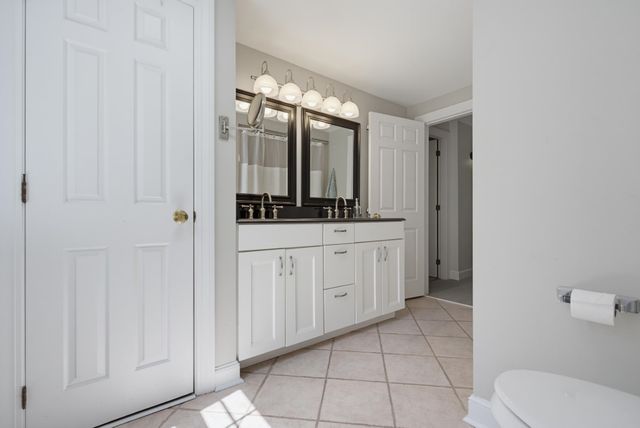 2 Coach Road, Exeter, NH 03833