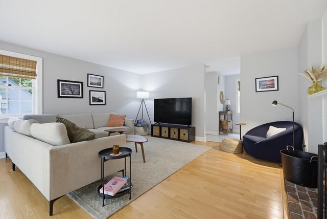 2 Coach Road, Exeter, NH 03833
