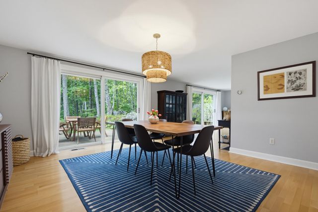 2 Coach Road, Exeter, NH 03833