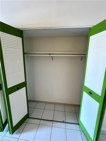 60 Pelican ST W 202, Naples, FL 34113