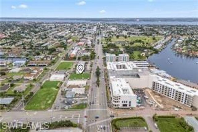 429 Cape Coral PKWY E, Cape Coral, FL 33904