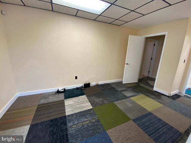 1071 E LANDIS AVE, Vineland, NJ 08360
