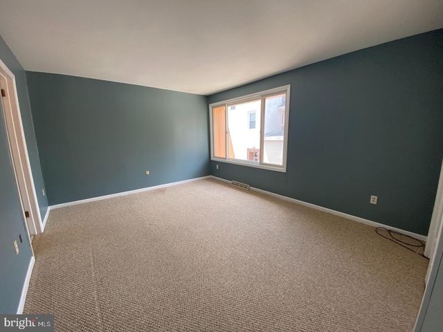 1071 E LANDIS AVE, Vineland, NJ 08360