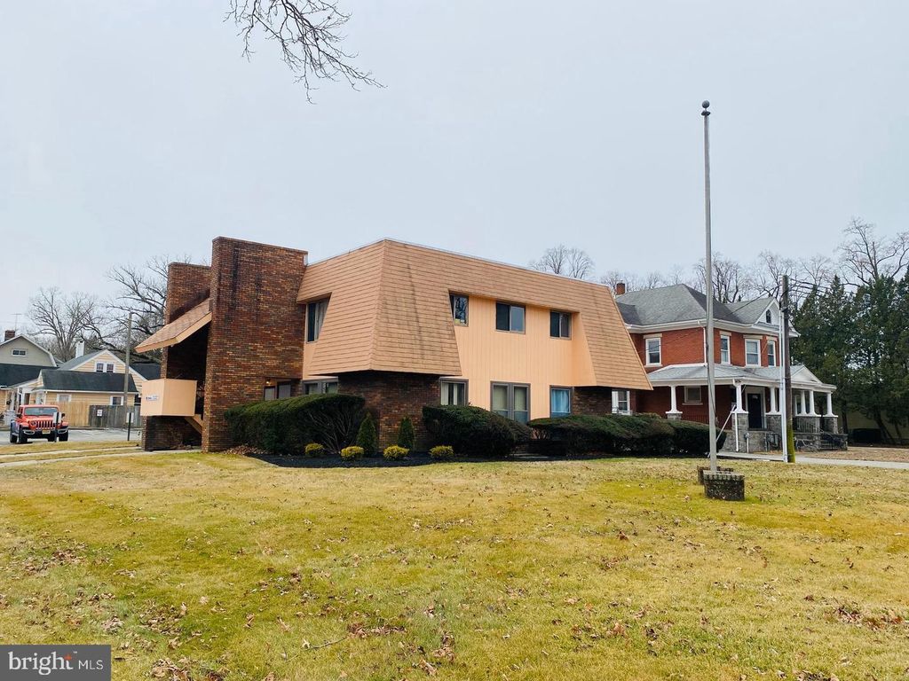 1071 E LANDIS AVE, Vineland, NJ 08360