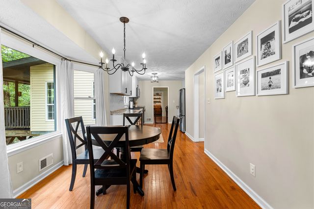 220 Essex Circle, Fayetteville, GA 30215