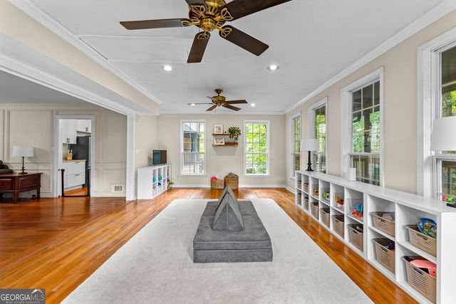 220 Essex Circle, Fayetteville, GA 30215