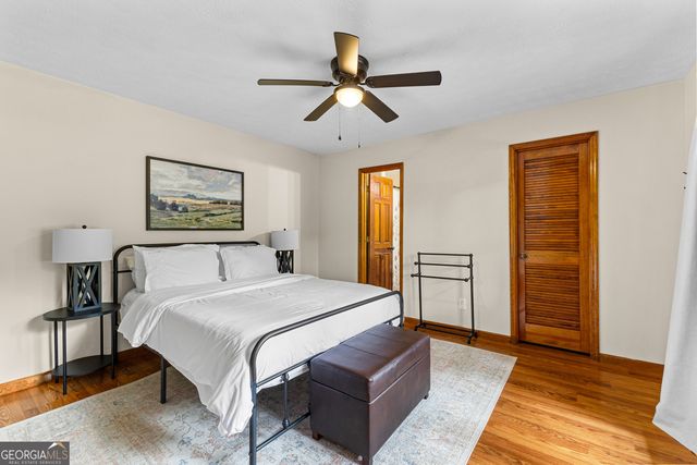 220 Essex Circle, Fayetteville, GA 30215