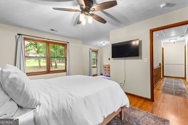 220 Essex Circle, Fayetteville, GA 30215