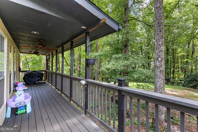 220 Essex Circle, Fayetteville, GA 30215