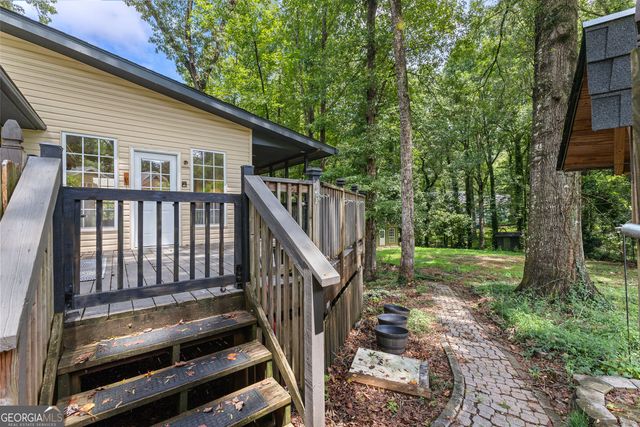 220 Essex Circle, Fayetteville, GA 30215