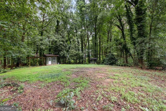 220 Essex Circle, Fayetteville, GA 30215