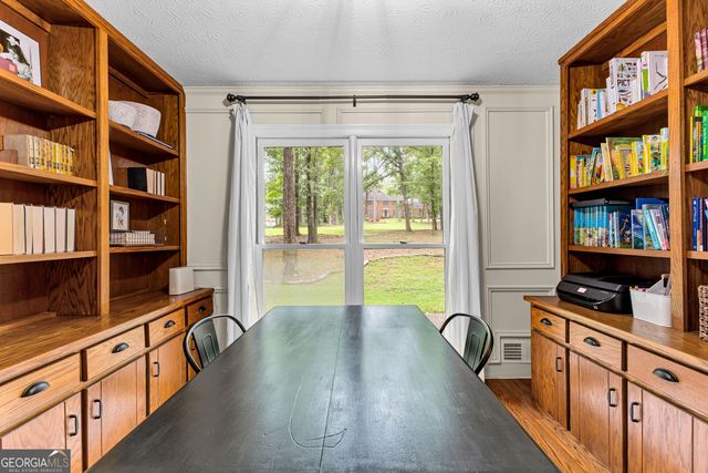 220 Essex Circle, Fayetteville, GA 30215