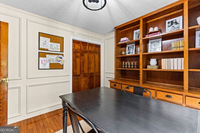 220 Essex Circle, Fayetteville, GA 30215