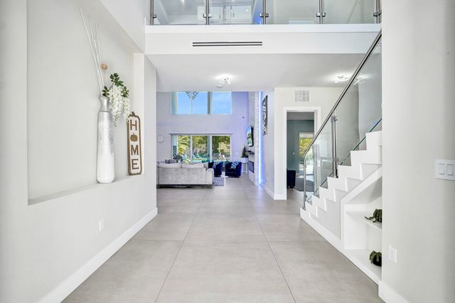 11201 SW 3rd Street, Plantation, FL 33325