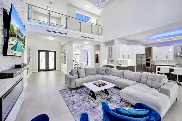 11201 SW 3rd Street, Plantation, FL 33325