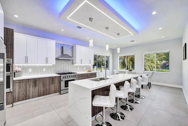 11201 SW 3rd Street, Plantation, FL 33325