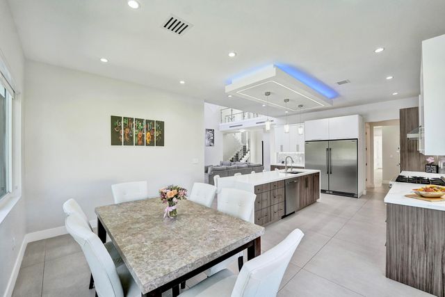 11201 SW 3rd Street, Plantation, FL 33325