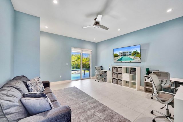 11201 SW 3rd Street, Plantation, FL 33325