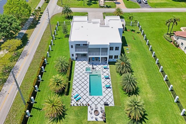 11201 SW 3rd Street, Plantation, FL 33325