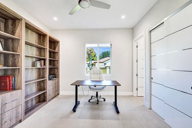 11201 SW 3rd Street, Plantation, FL 33325