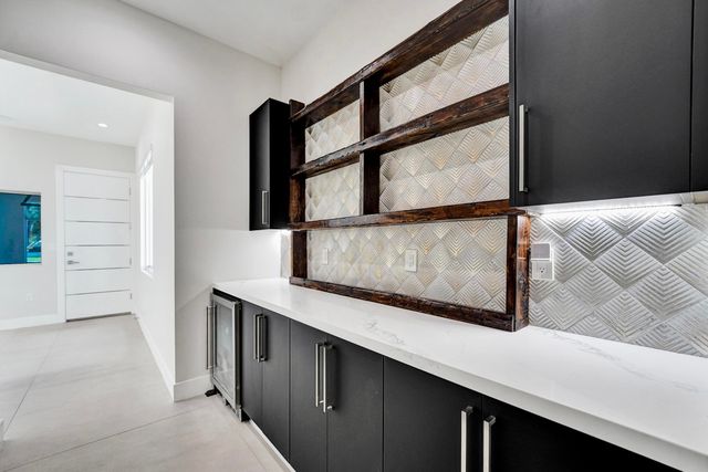 11201 SW 3rd Street, Plantation, FL 33325