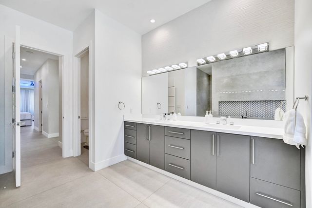 11201 SW 3rd Street, Plantation, FL 33325