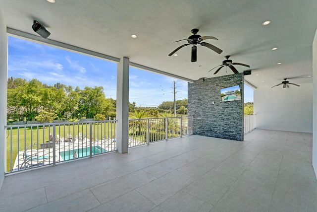 11201 SW 3rd Street, Plantation, FL 33325