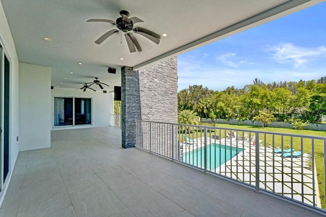 11201 SW 3rd Street, Plantation, FL 33325