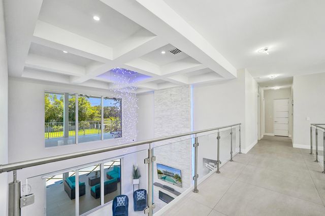 11201 SW 3rd Street, Plantation, FL 33325