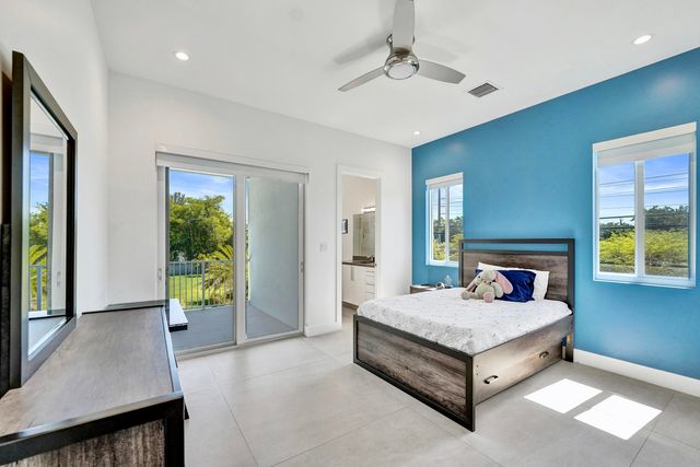 11201 SW 3rd Street, Plantation, FL 33325
