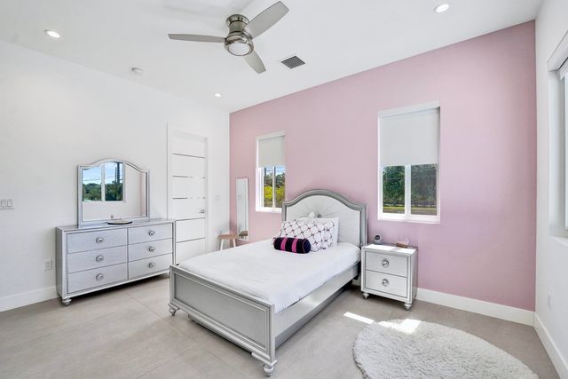 11201 SW 3rd Street, Plantation, FL 33325