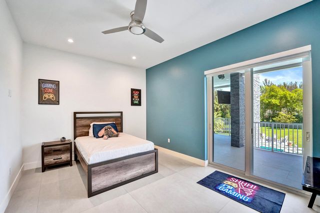11201 SW 3rd Street, Plantation, FL 33325