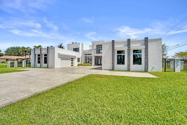 11201 SW 3rd Street, Plantation, FL 33325