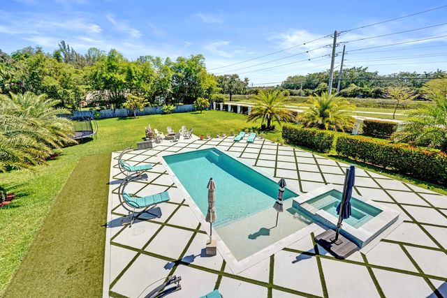 11201 SW 3rd Street, Plantation, FL 33325