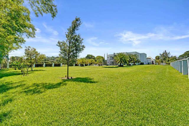 11201 SW 3rd Street, Plantation, FL 33325