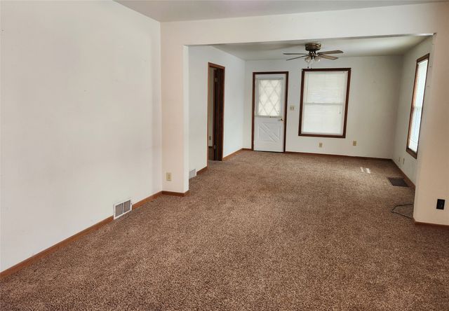 118 E Madison Street, Knoxville, IA 50138